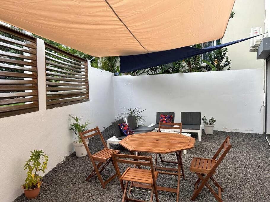 Appartement A 2 Pas De La Plage De Terre Sainte Eksteriør bilde