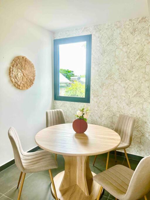 Appartement A 2 Pas De La Plage De Terre Sainte Eksteriør bilde