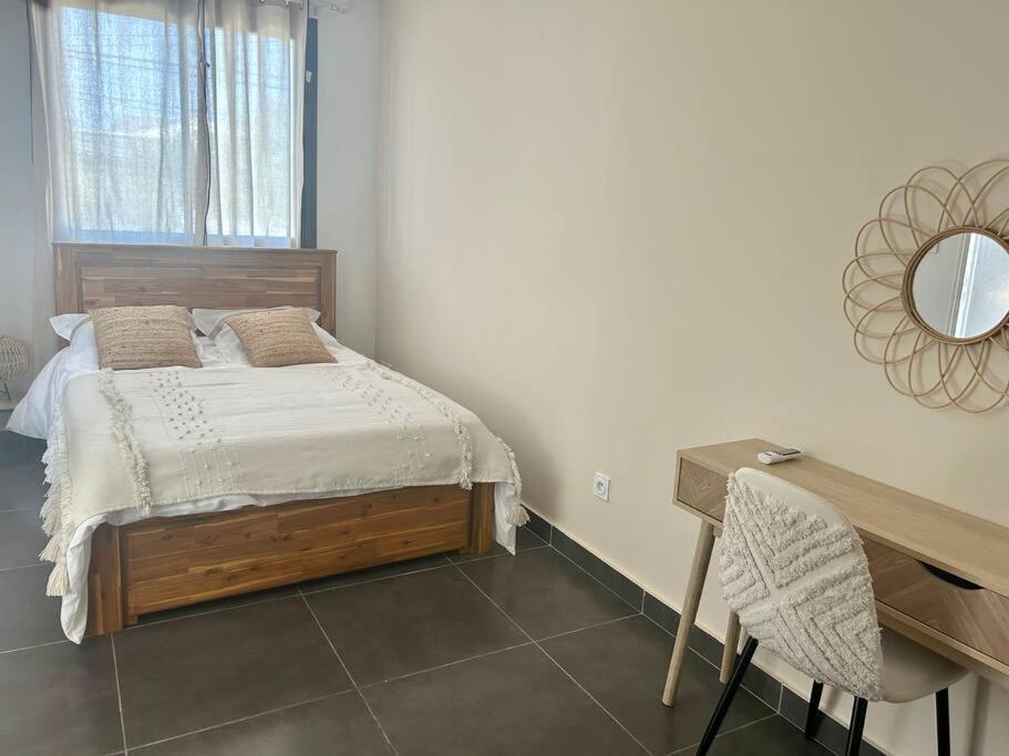 Appartement A 2 Pas De La Plage De Terre Sainte Eksteriør bilde